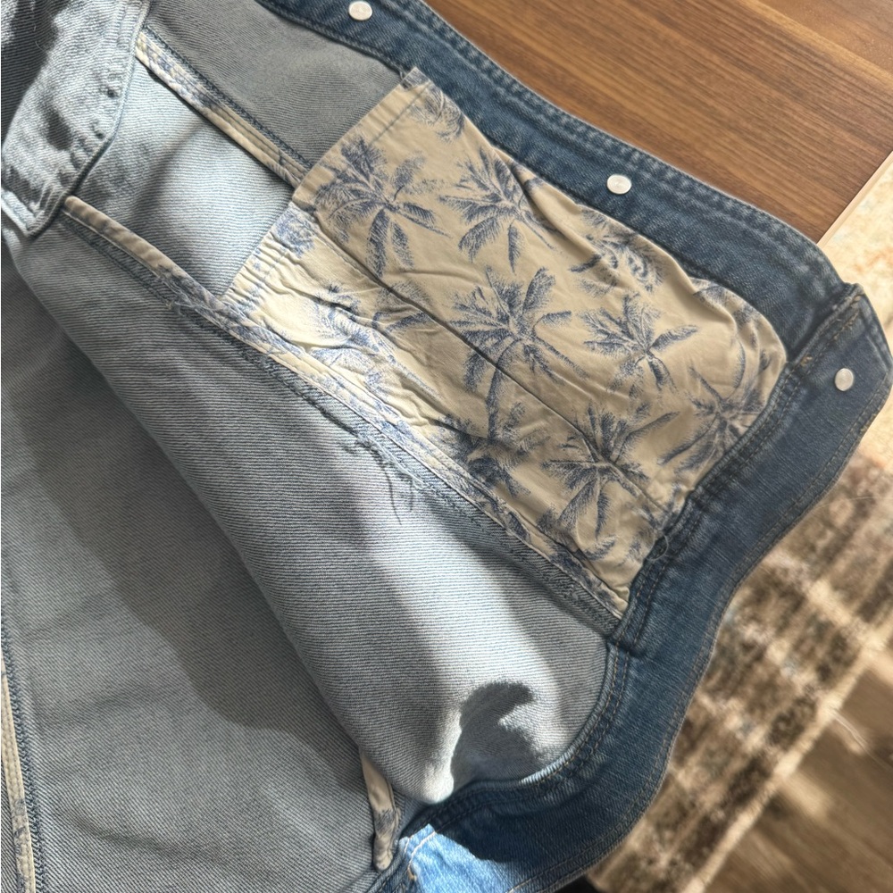 Tommy Bahama Denim Jacket - Picture 5 of 5